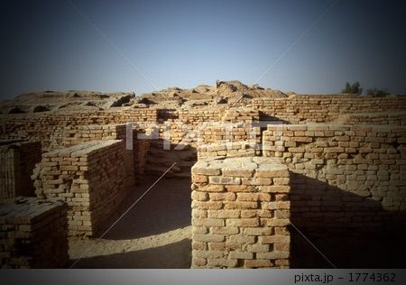 古代核戦争により 滅びた古代人類の跡か ガラスになった砂の地層 世界は謎がいっぱい 古代核戦争により 滅びた古代人類の跡か ガラスになった砂の地層 世界は謎がいっぱい