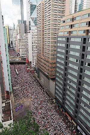 300px-Demonstration_in_Wan_Chai_Hennessy_Road_overview_20190609