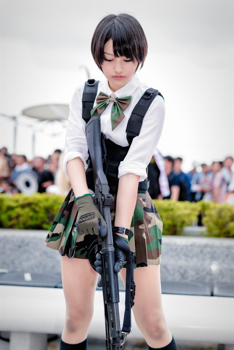 【芸能】「恐ろしく美しい元自衛官」タレント・かざり、アメカジブランド「smart spice」初の女性モデルに [muffin★] やるきまんまん