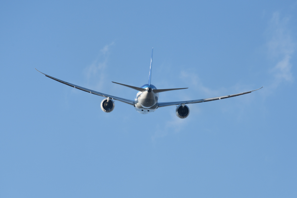 2016年11月1日 高知龍馬空港 海とB787 : Yasの写真保存庫
