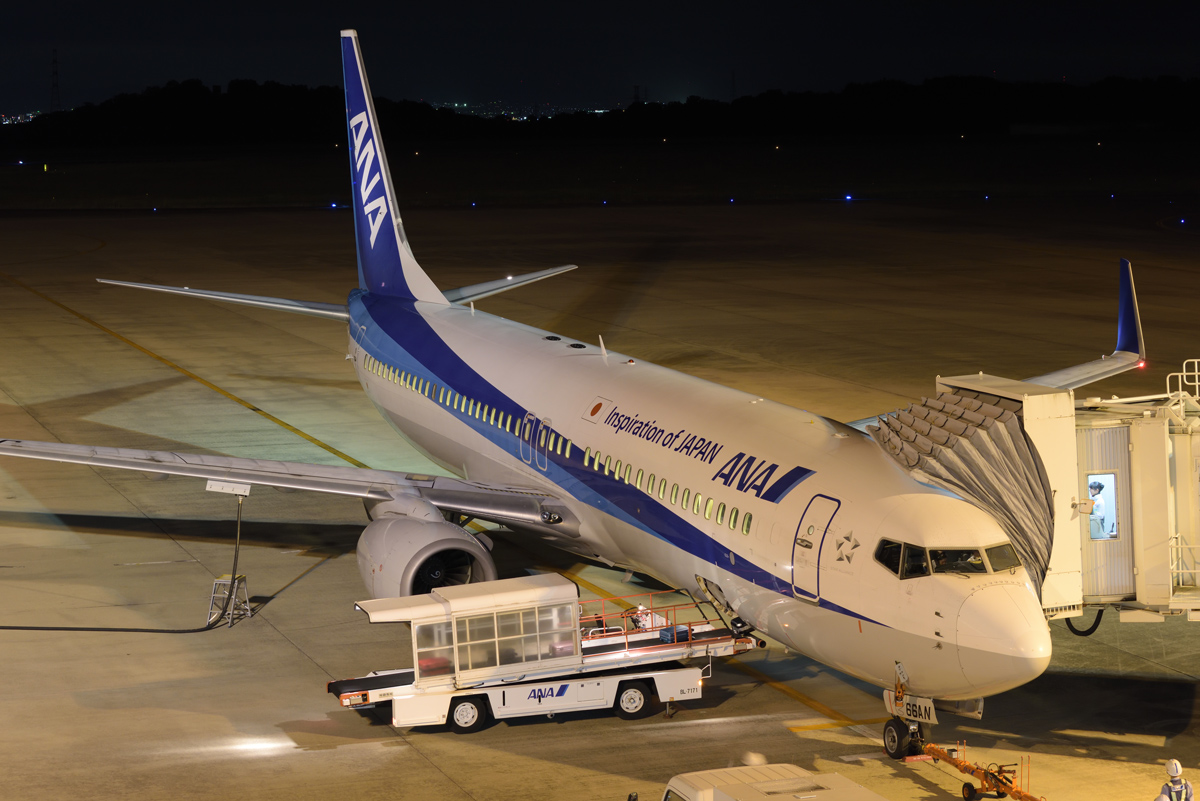 Yasの写真保存庫2016年8月27日　岡山空港　展望デッキで夜遊びコメント