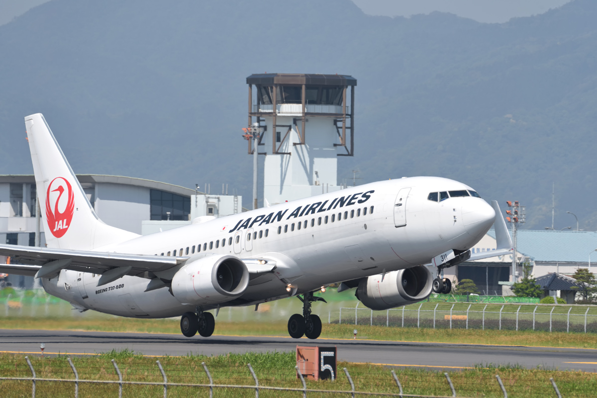 Yasの写真保存庫2016年5月17日　出雲縁結び空港　JALが行くコメント