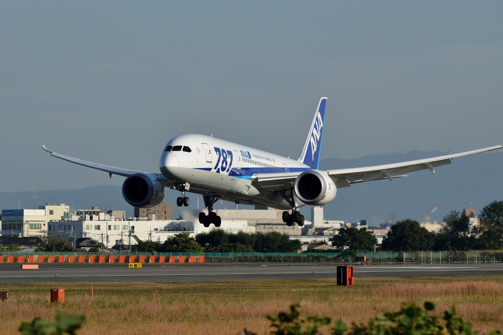 14年10月29日 伊丹空港 スカイランドharadaでb787 Yasの写真保存庫 14年10月29日 伊丹空港 スカイランドharadaでb787 Yasの写真保存庫