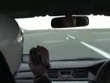 フロントガラスにトリがぶつかるとこうなる
