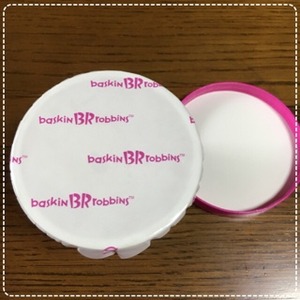 31アイスクリーム　コンビニ　カップ