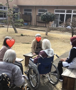 4B19C9DB-E151-4040-8276-DF9C422F22D1