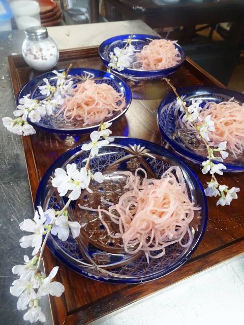 春の花 ひねもすのたり のたりかな そば打ち甲子園 安田道場