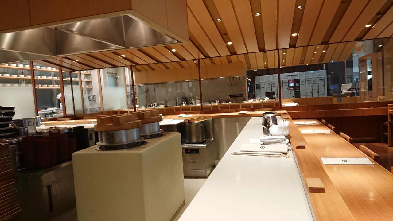 朝御飯 羽田空港の朝食 Hitoshinoyaの 鮭膳 東京 羽田空港第1ターミナル 西野靖浩の日記