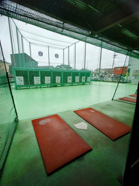 【中古】 バッティングセンターで球を見送っている/プラザ/小杉敦里 180s.jpg