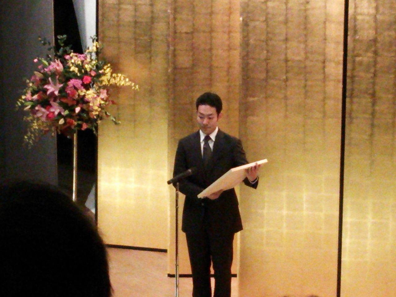 東座名誉館主 である中村勘九郎さんのnhk大河ドラマ いだてん 主演を祝した横断幕を設置しました 西野靖浩の日記 東座名誉館主 である中村勘九郎さんのnhk大河ドラマ いだてん 主演を祝した横断幕を設置しました 西野靖浩の日記