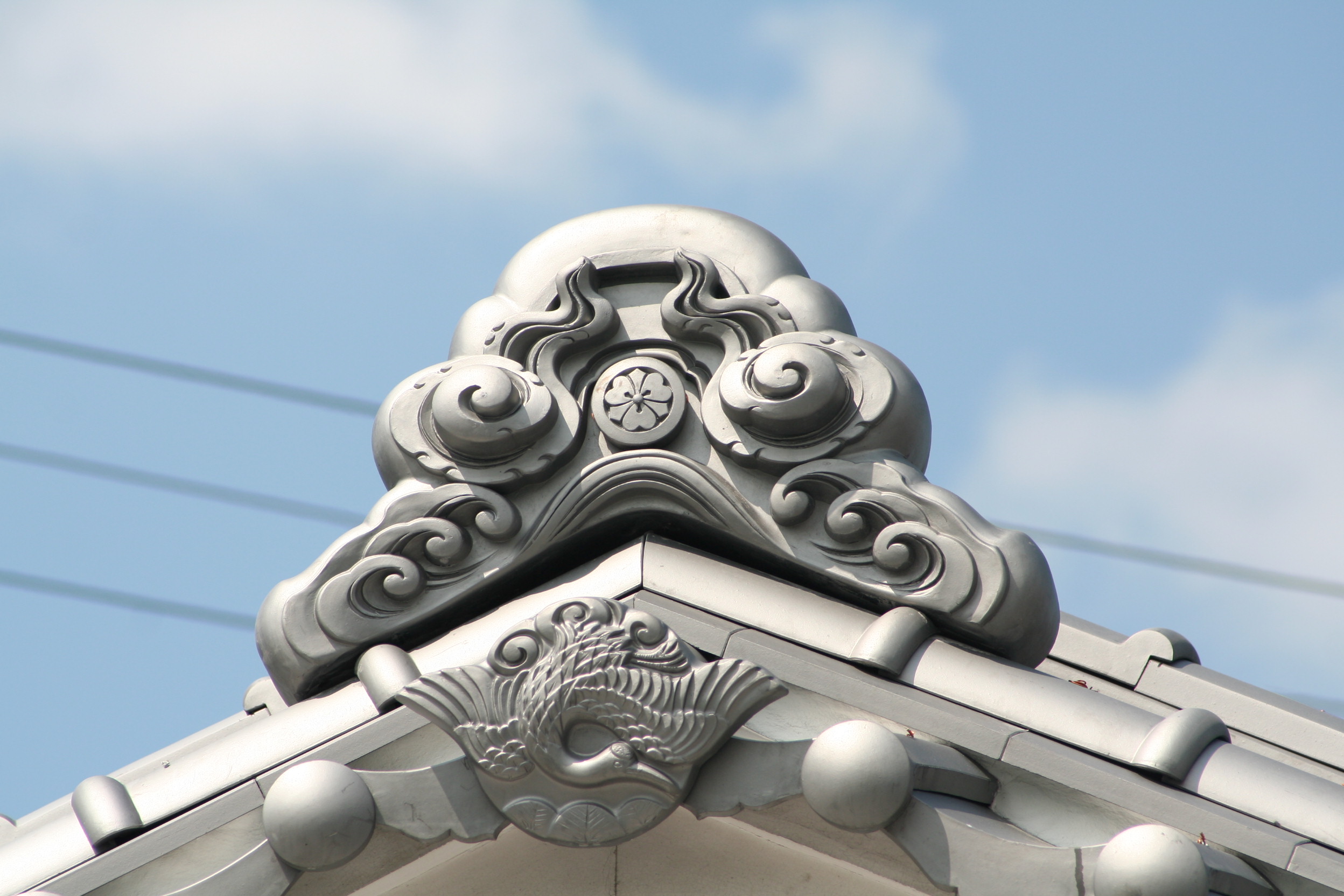 鬼瓦を少し個性的に 奈良県生駒市の屋根工事店 安井瓦店はこんな感じです