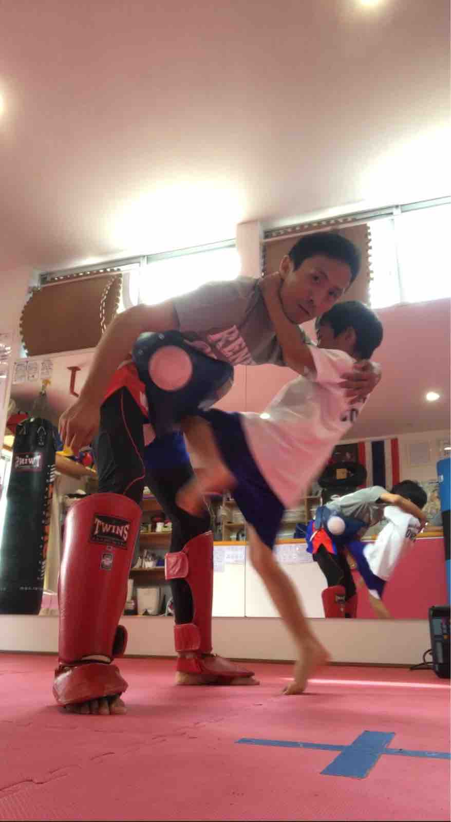 膝蹴りキッズ ヤスケン膝蹴り日記