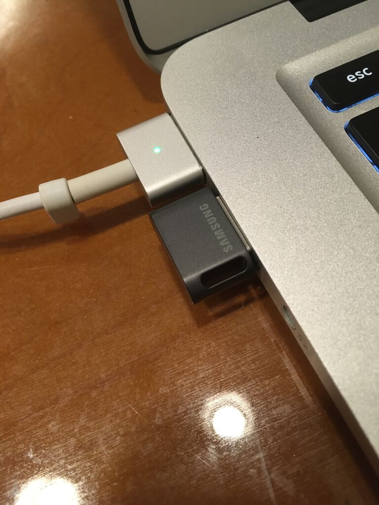 Macbook Airでwindows 10 Usbメモリにインストールしてみた 帰ってきた スキーヤーは幌付車の夢をみるか