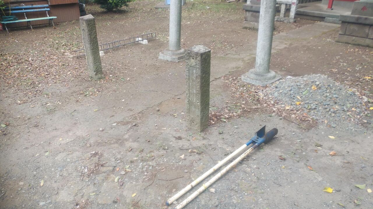 神社ののぼり旗ポールを建て直し お祭好きの電気屋 岡電のブログ 神社ののぼり旗ポールを建て直し お祭好きの電気屋 岡電のブログ