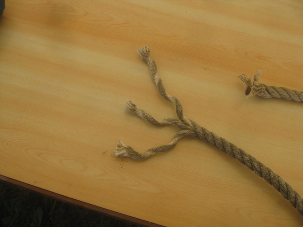 ロープの アイ端末 の作り方 お祭好きの電気屋 岡電のブログ