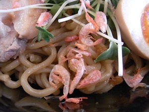 鶏そばや竜神洞まぜそばの干し桜えび
