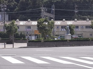 鳥羽駅前商店街サザエストリートの遠景アップ