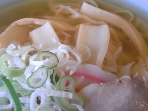 佐野ラーメンおぐら屋のなるととシナチク