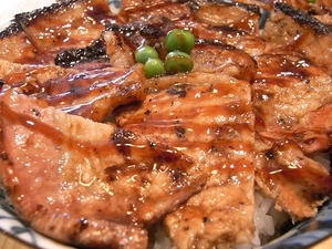 春日部十勝亭豚丼本ロースアップ