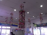 氏家駅の雛のつるし飾り1