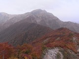 展望台から谷川岳を望む
