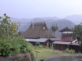 雨のかやぶきの里北村3