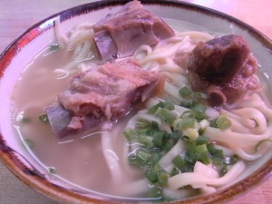 ブラジル食堂のソーキそば