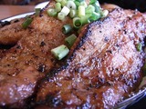 豚みそ丼アップ脂が光る1