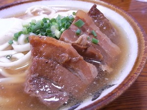 きしもと食堂のそば大の豚の3枚肉