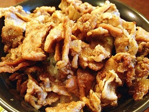 青竹手打ちラーメン桐生宿のの肉丼アップ