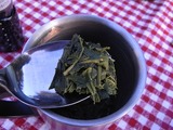 つゆ茶を食べる