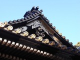 拝殿の妻