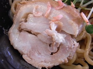 鶏そばや竜神洞まぜそばのチャーシュー
