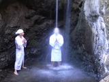 大悲の滝で滝行3