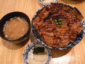 春日部十勝亭豚丼全体