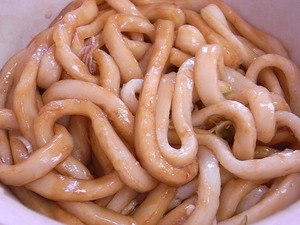 つゆをかきまぜた伊勢うどん