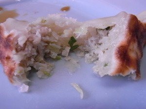 おやじの店3号店の餃子切ったところ