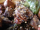 山椒と七味をかけた鳥もつ煮のアップ3