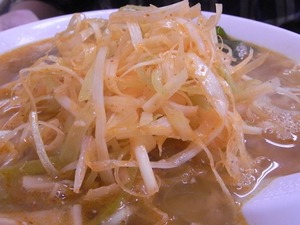 赤ネギラーメンアップ
