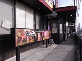 焼肉一伸の入口付近
