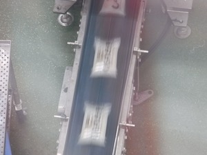 しらたき製造室 袋詰めされたしらたき