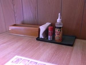 ブラジル食堂のテーブル調味料