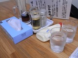 テーブル上の調味料