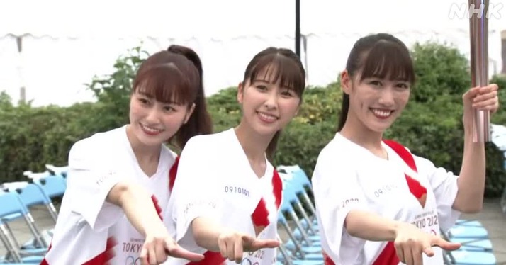 ももクロちゃんの聖火リレー 歴史に名を刻んだ 4人同じ姿で聖火を繋ぐなんて しおりん あーりん れにちゃん 聖火リレー 点火セレモニー 実況まとめ ももクロ侍 ももクロちゃんの聖火リレー 歴史に名を刻んだ 4人同じ姿で聖火を繋ぐなんて しおりん あーりん れにちゃん 聖火リレー 点火セレモニー 実況まとめ ももクロ侍