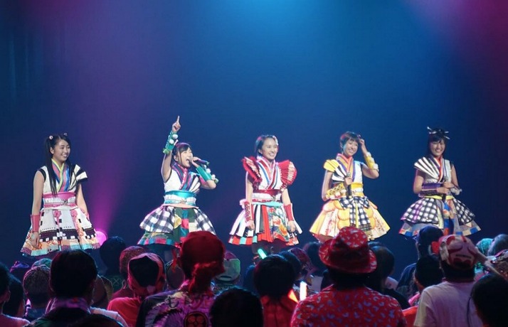 La開催 Anime Expo ももクロlive セトリまとめ Laで14曲を熱唱 Kwkm 4351人の集いしモノノフたち ありがとうございます Usa Ustアーカイブあり ももクロ侍