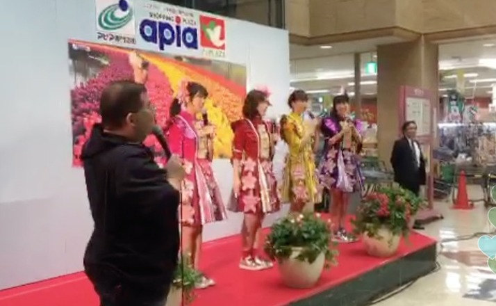 ももクロ 東近江市にある ショッピングプラザ アピアにゲリラ登場 まさかの 笑一笑 初披露 Kwkmさんがtwitterライブ配信も ももクロ侍