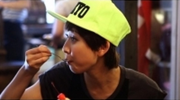 ちょいアゲ スイッチ ももたまい絶品かき氷 しろくま デート画像公開 しろくま はテレ朝夏祭りで 1日100 杯限定 で販売中 ももクロ侍