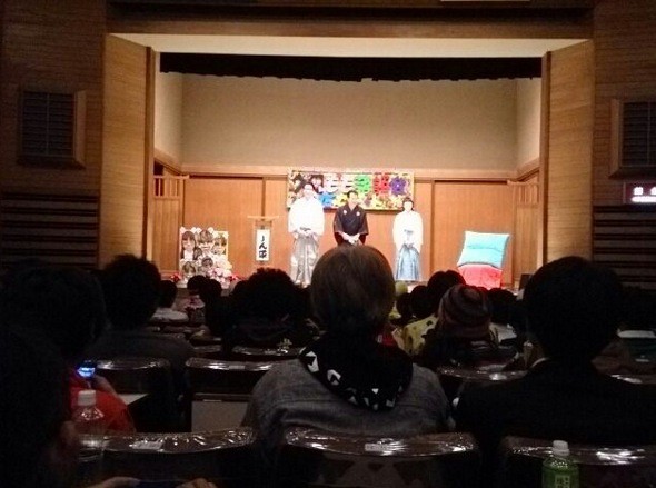 クロもも落語会 感想まとめ 出囃子の 走れ でサイリウム舞うウリャおい ゚d゚ ももクロ を絡めた落語で笑い そして涙する ももクロ侍 クロもも落語会 感想まとめ 出囃子の 走れ でサイリウム舞うウリャおい ゚d゚ ももクロ を絡めた落語で笑い そして涙する ももクロ侍