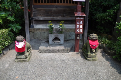 浅草寺恵日須大黒天堂の狛犬