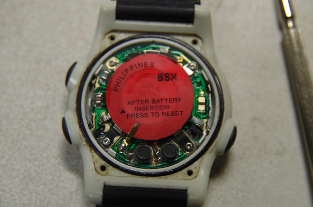 腕時計の電池交換を試してみた : やた管ブログ